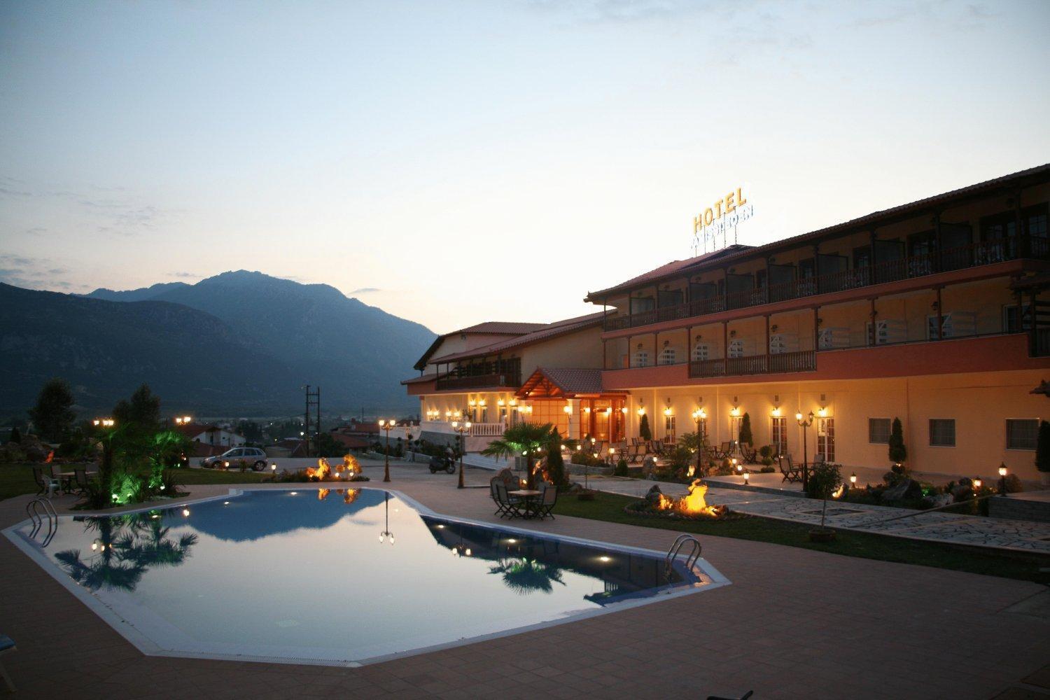 Famissi Eden Hotel Kalambaka Exterior foto